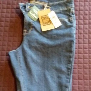 LL Bean True Shape Jean modern fit slim legs